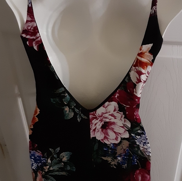 Black floral print backless dress - Picture 5 of 7